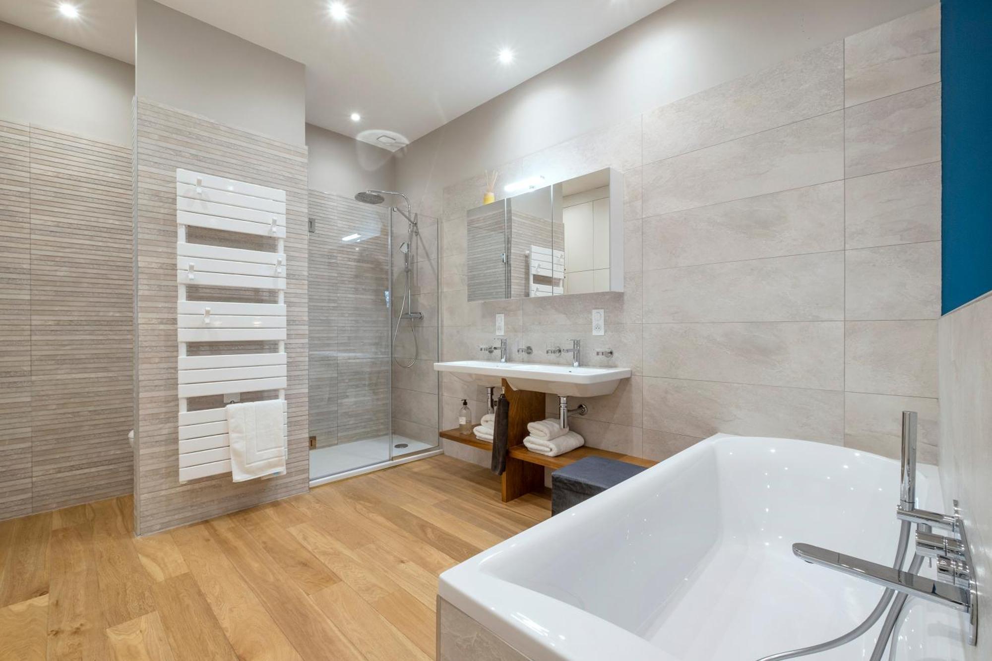 Escale Rochelaise B&B, Spa Bain Nordique Et Sauna Tonneau Ла-Рошель Екстер'єр фото